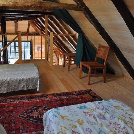 Gite Le Couderc De Coubisou, Grange Renovee Exteriör bild
