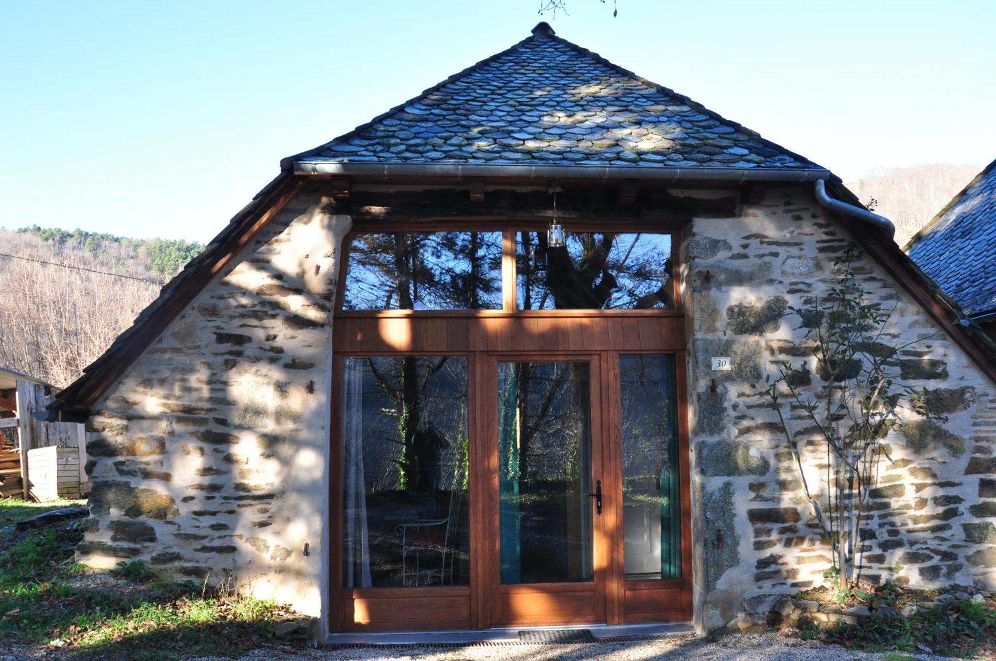Gite Le Couderc De Coubisou, Grange Renovee Exteriör bild